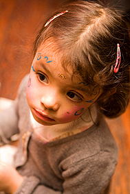 Anniversaire enfant 3 ans animation maquillage portrait fille.