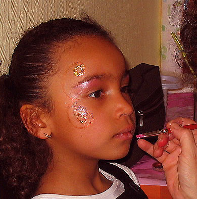 Maquillage de princesse pour l'anniversaire des 6 ans d'une petite fille.