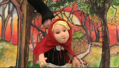 Animation anniversaire à domicile : Le Petit chaperon Rouge dans la forêt.