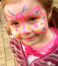 animation anniveraire enfants maquillage de papillon pour petite fille