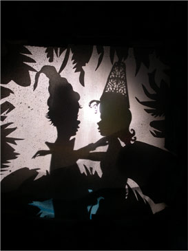 animation aniversaire à domicile sur Paris et ile de France :ombres chinoises Jena Petit qui danse avec sa princesse