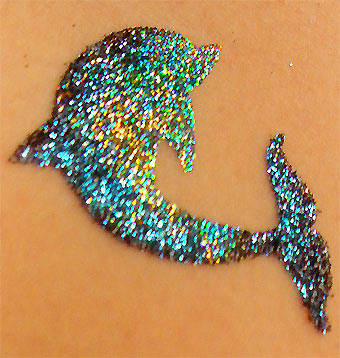 Animation tatouages dauphin pour fête d'anniversaire 4 à 10 ans.
